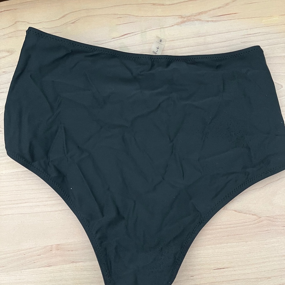 Cup she high waisted black bottoms